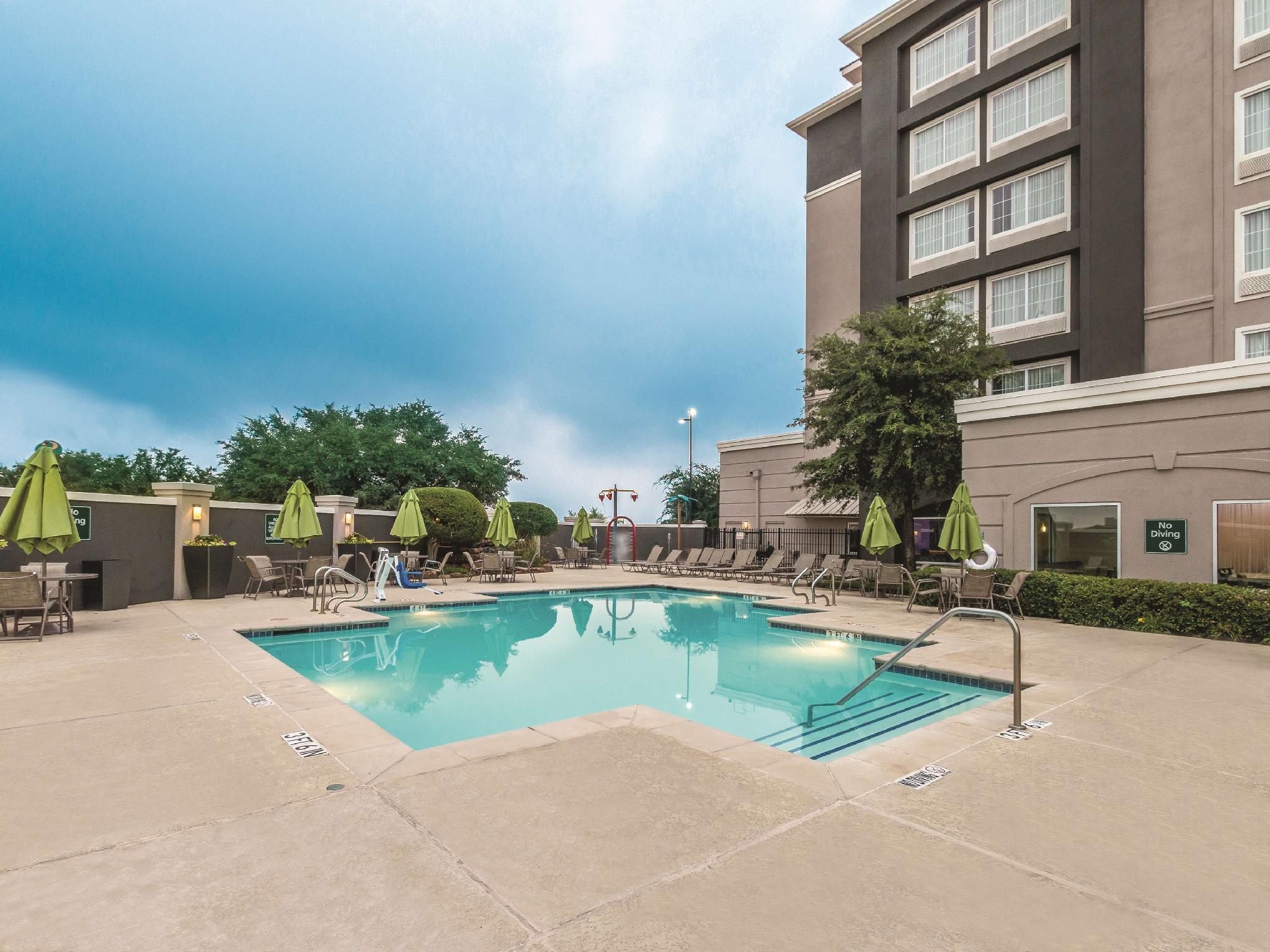 La Quinta By Wyndham Arlington North 6 Flags Dr Exterior foto