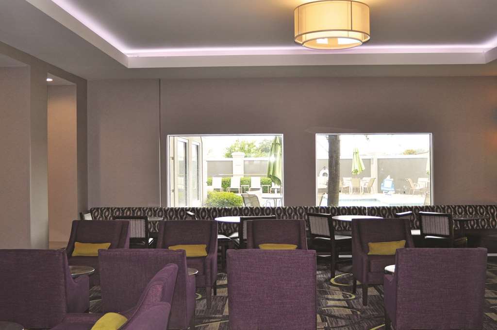 La Quinta By Wyndham Arlington North 6 Flags Dr Facilidades foto